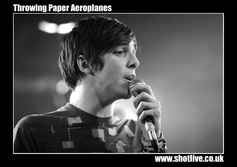 Throwing Paper Aeroplanes
Sam
Keywords: Throwing Paper Aeroplanes Sam